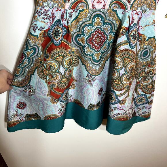 Sugarhill Boutique Patterned Dress LAST CALL - Picture 2 of 5